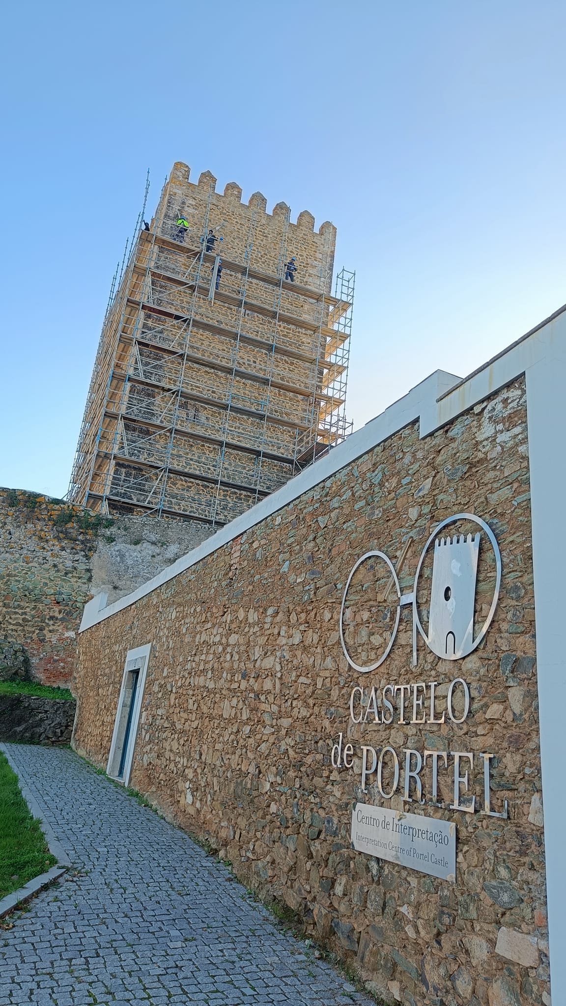 Torre de Menagem e Muralhas do Castelo